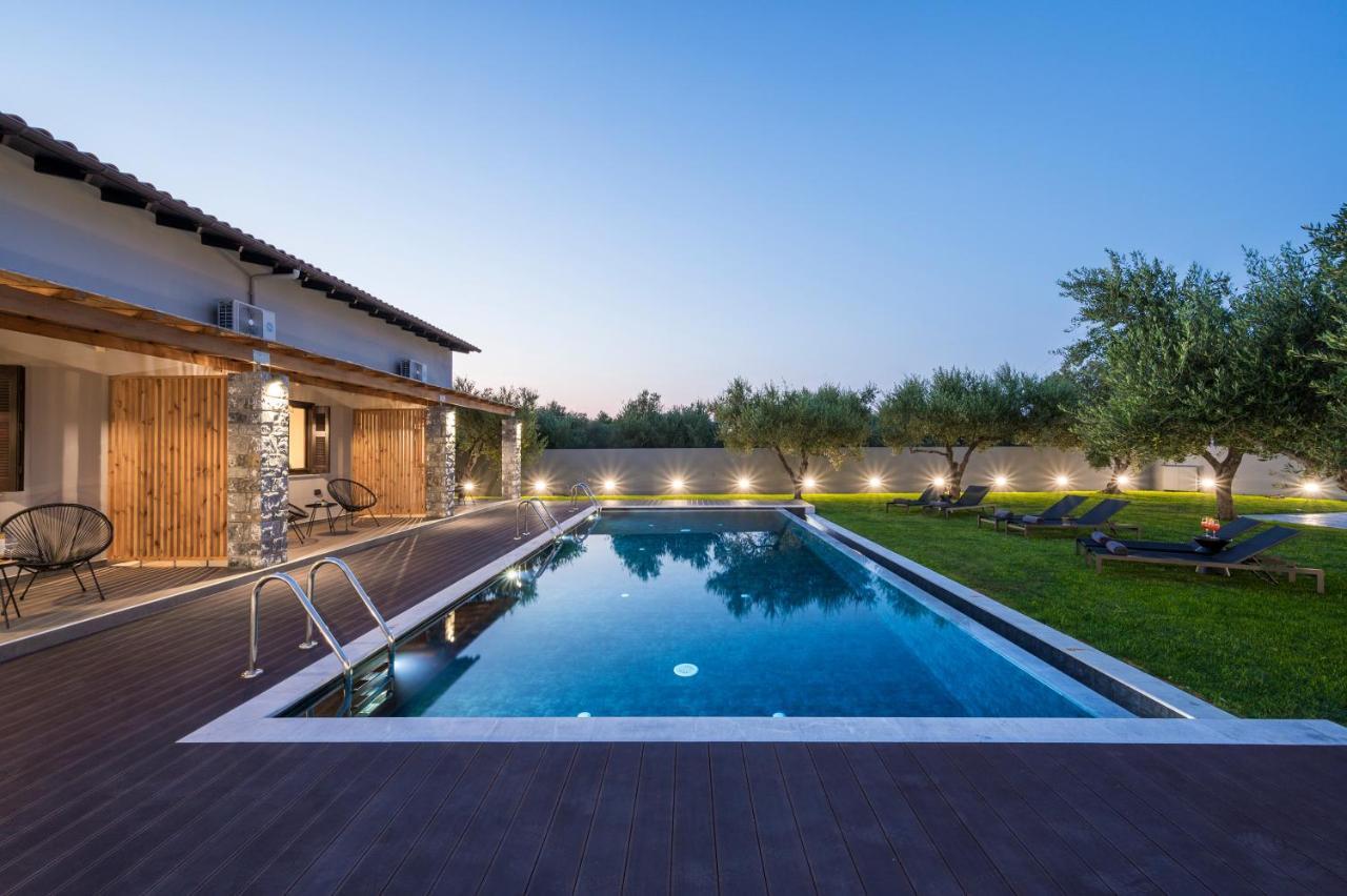 Вилла Eightyfour Living With Private Pool *